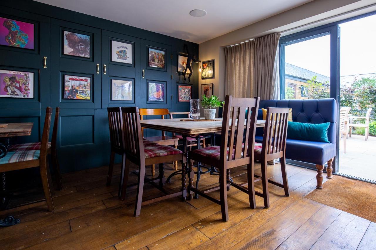 The George Inn Barford St Michael Exterior photo The dining room at The Old Red Lion